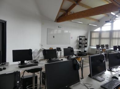 Salle informatique - Lycée Jean XXIII